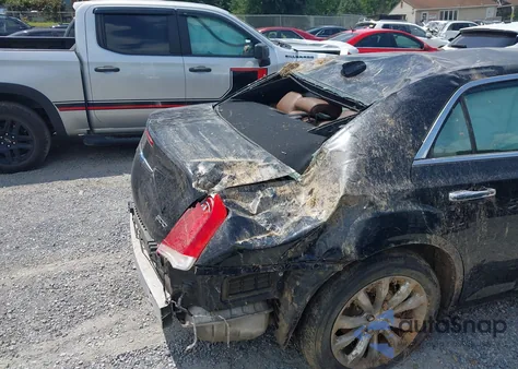 2018 Chrysler 300 Limited Awd from USA, damaged, VIN 2C3CCAKG0JH280217